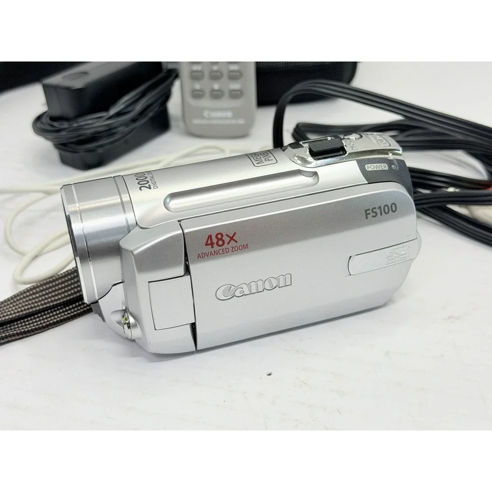Canon FS100 48X Zoom SD Camcorder Bundle Tested No Charger Dock Remote Case